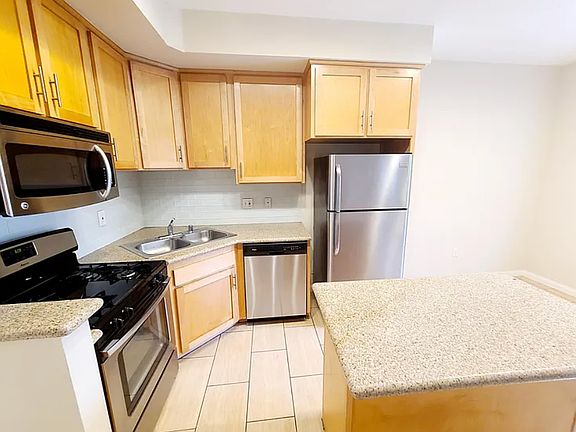 4th image of 8251 Blackburn Ave APT 9