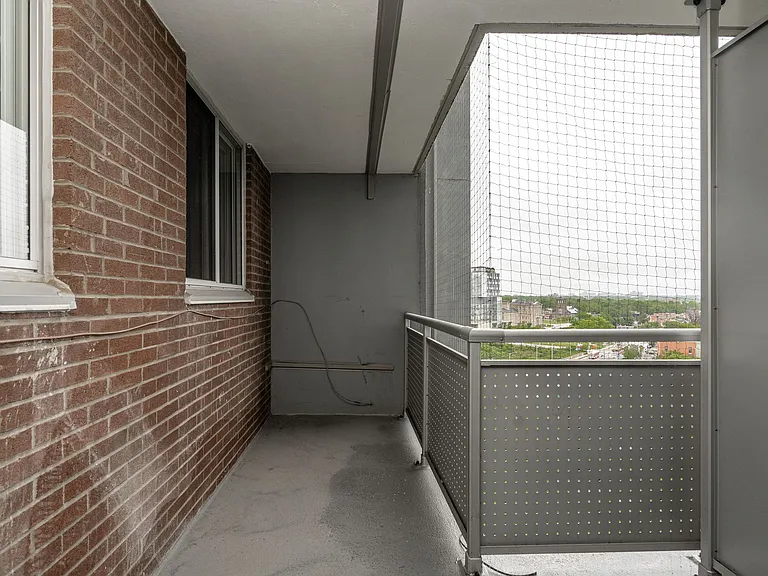 230 Oak St — Photo 43