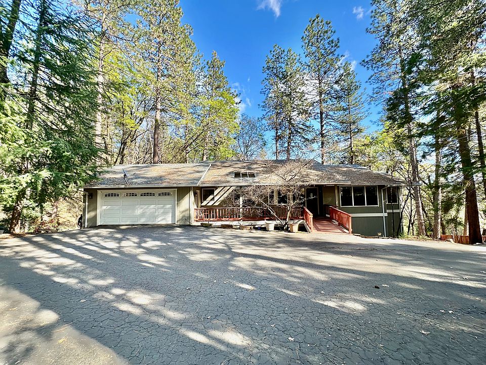 1st image of 15593 Carrie Dr