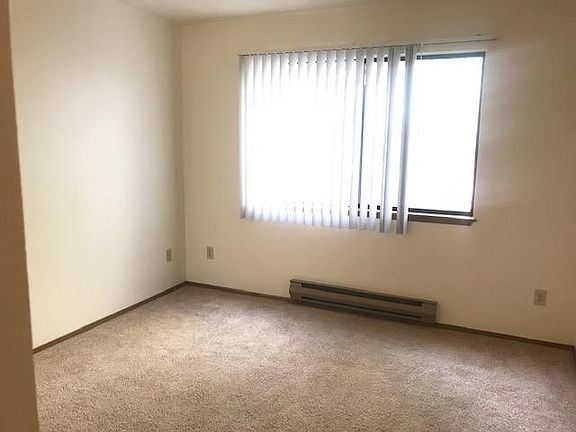 3rd image of 2251 NE Blakeley St APT 206