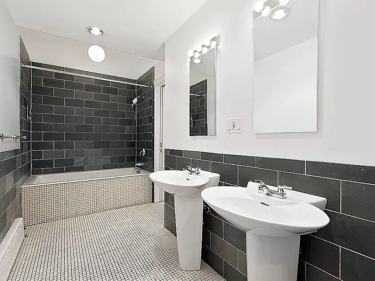 132 W 23rd St #2 — Photo 11