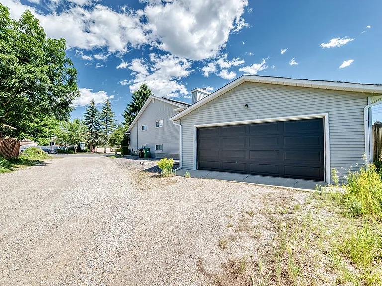 80 McKerrell Close SE — Photo 38