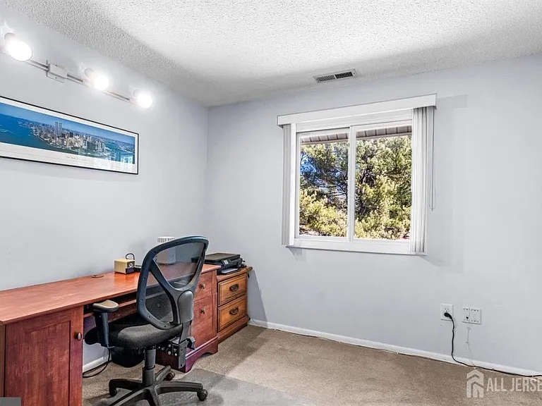 2310 Ravens Crest Dr — Photo 16