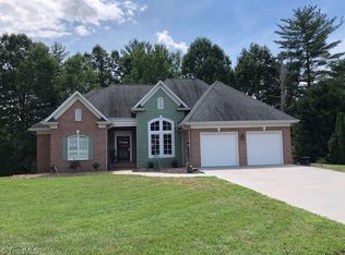 1603 Woodrun Dr, Wilkesboro, NC 28697