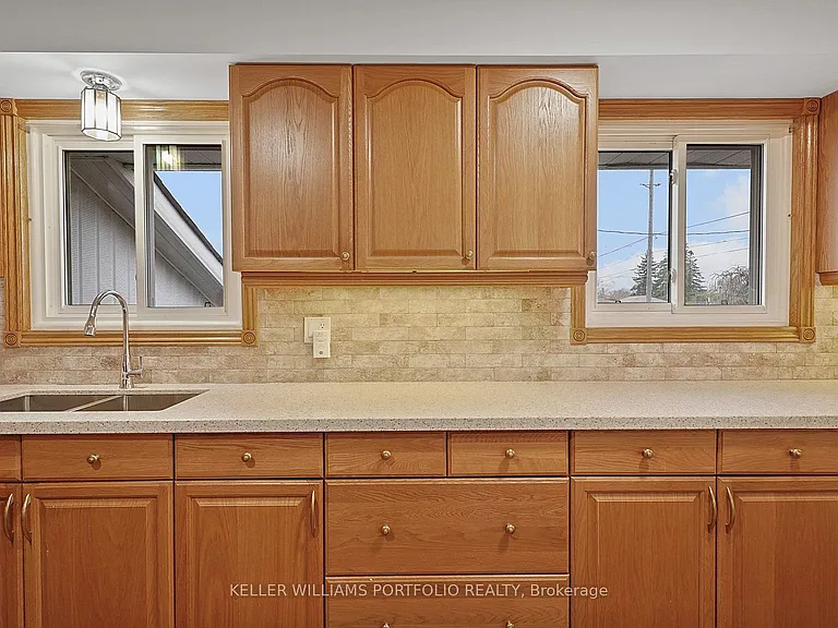 68 Athabasca St — Photo 15