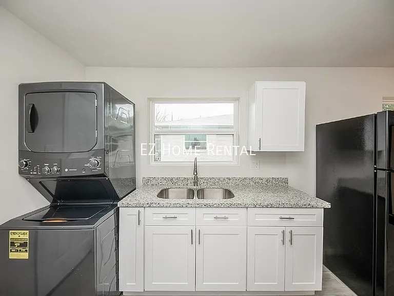 5042 Mallow St #B — Photo 5