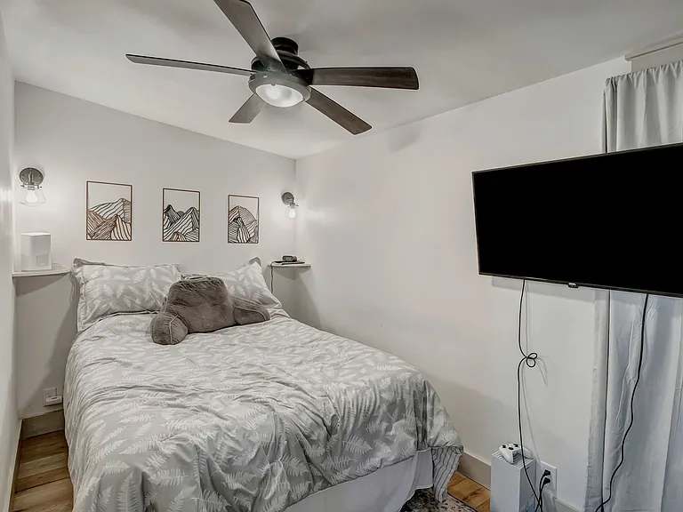 Spence Cir — Photo 13