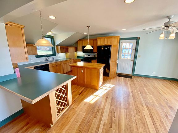 2nd image of 251 Browns Ln #H1