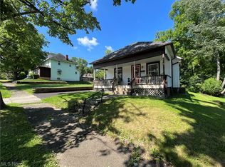 89 Charles St, Struthers, OH 44471