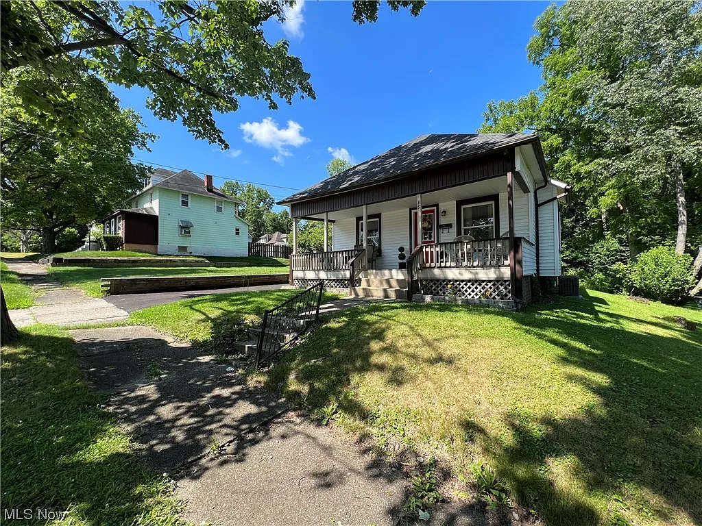 89 Charles St photo 1
