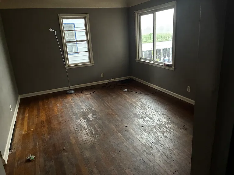 1141 Victoria Ave — Photo 4