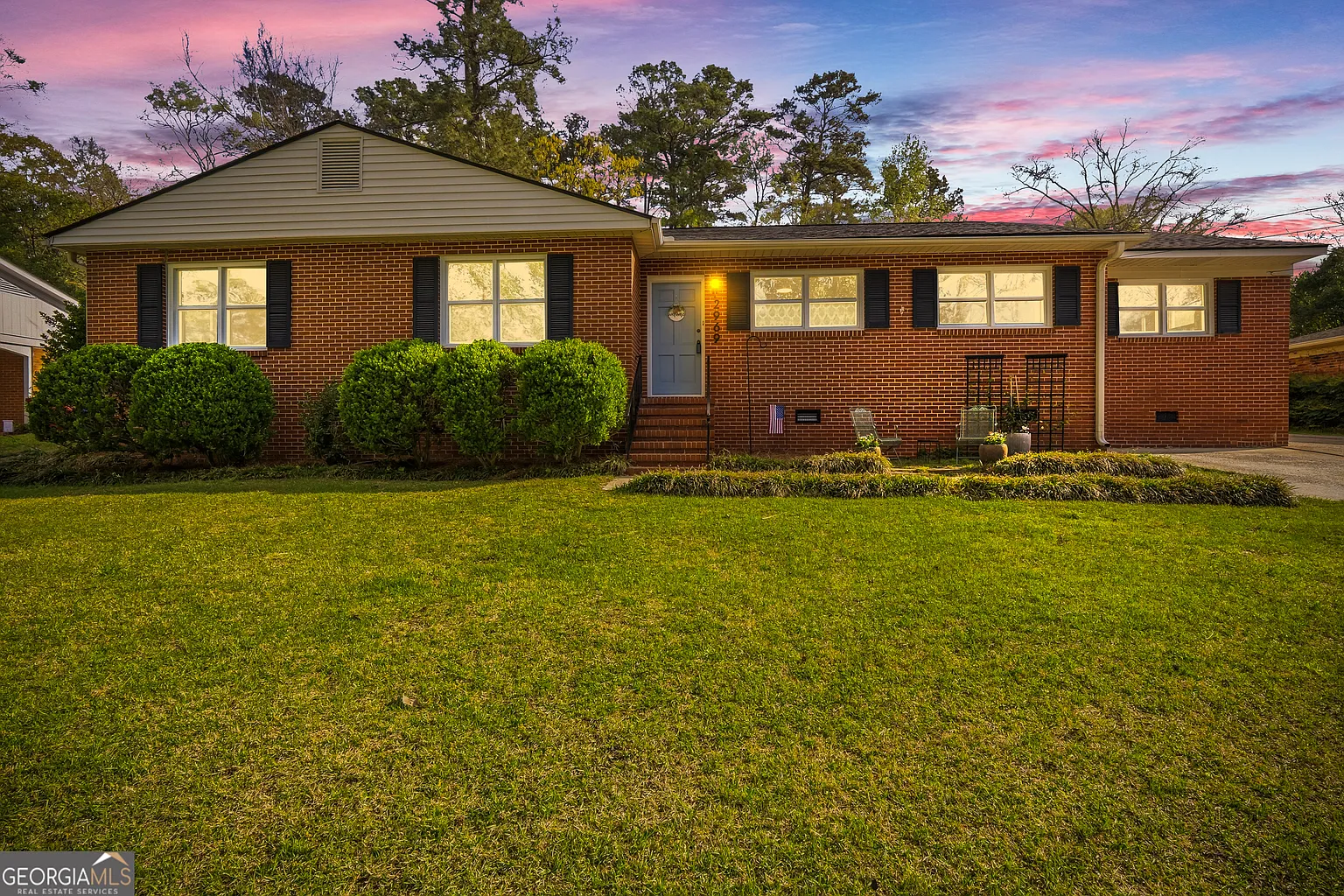 2969 Victoria Cir photo 1