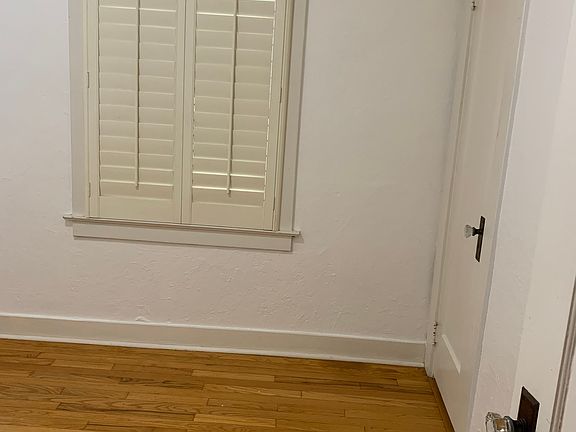 5th image of 2621 Freeport Blvd