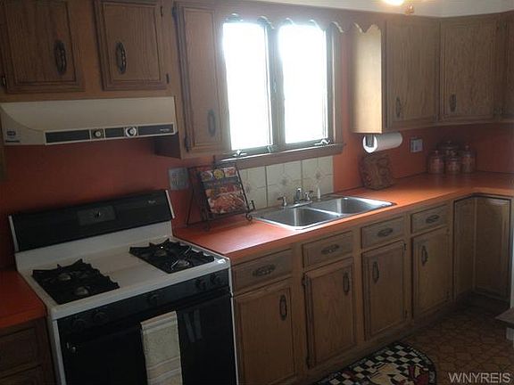 3rd image of 476 Tremaine Ave