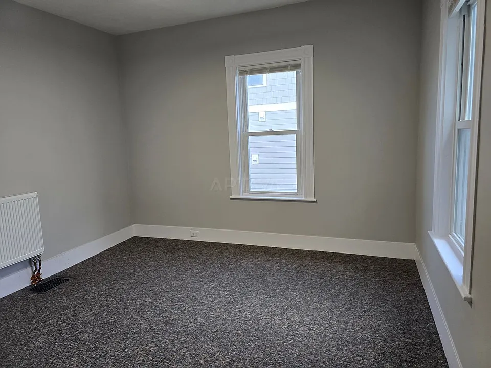 14 Charnwood Rd #1