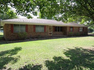 52 Oaks Dr, Columbus, MS 39705