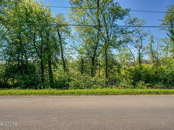 2nd image of 695 Oak Grove Rd