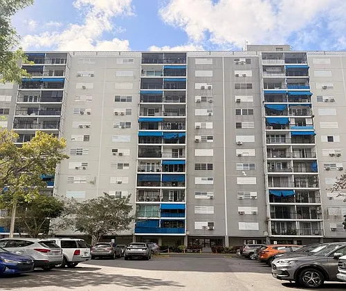 1486 Avenue Roosevelt #1006 Photo 1