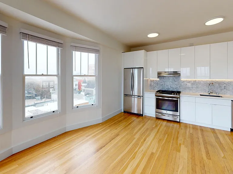1290 Grove St — Photo 42