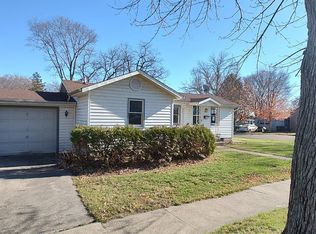 1009 S 4th St, Oregon, IL 61061