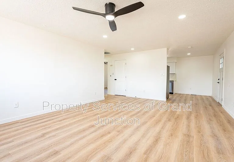 3238 D 1/4 Rd — Photo 5