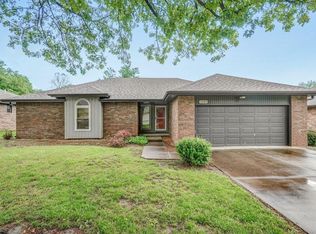 1044 W Maplewood St, Springfield, MO 65807