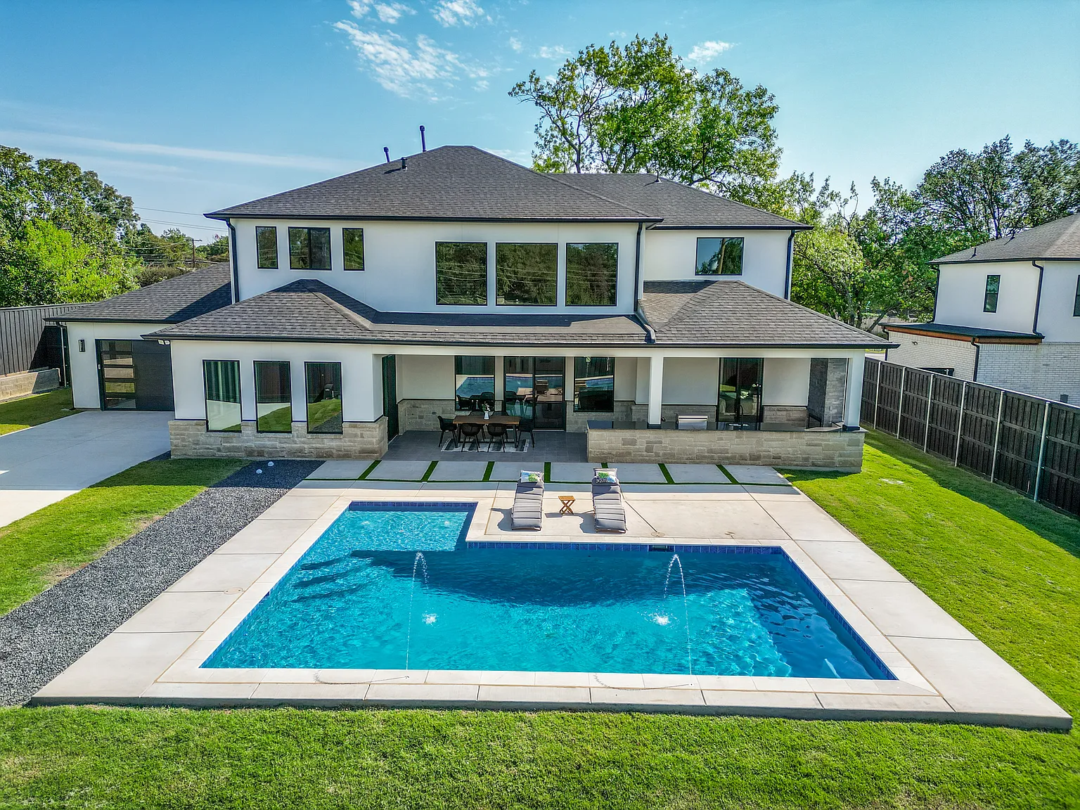 4 bed, $16,500 — Photo 1