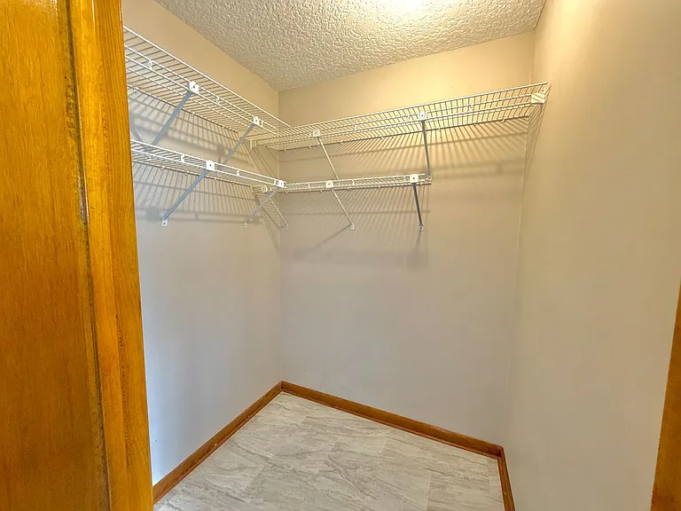 3990 Clearwater Ln — Photo 17