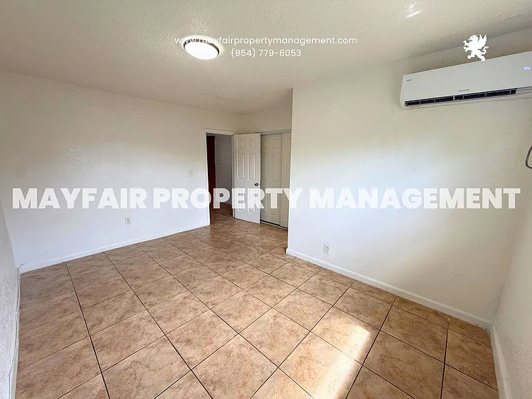 216 N 61st Ave #10 — Photo 6