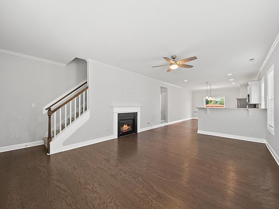 2nd image of 2133 Mills Crest St