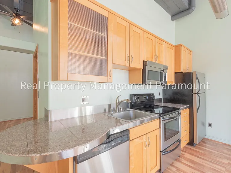 312 W 5th St #213 — Photo 3