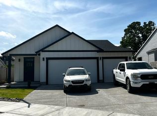 665 Parker Loop, Silverton, OR 97381