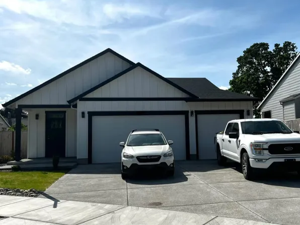 665 Parker Loop, Silverton, OR 97381