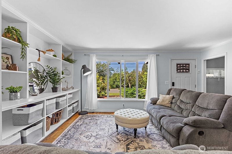 4th image of 25916 18th Avenue S