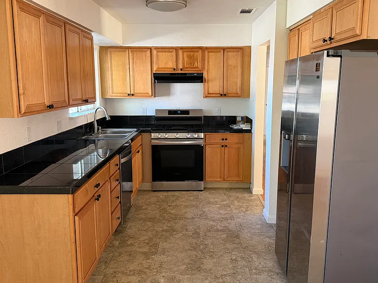 8762 Kurts Ct — Photo 4