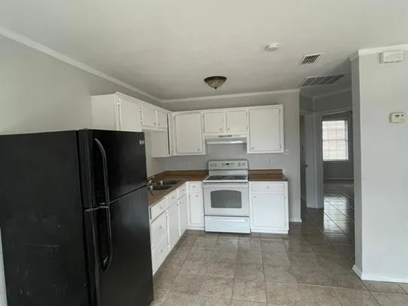 174 Rosales Dr #1, Rio Grande City, TX 78582