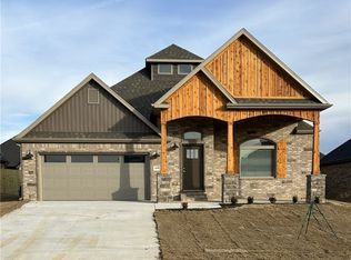 1070 Flat Rock St, Bentonville, AR 72713