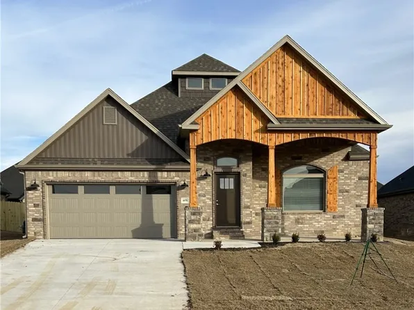 1070 Flat Rock St, Bentonville, AR 72713