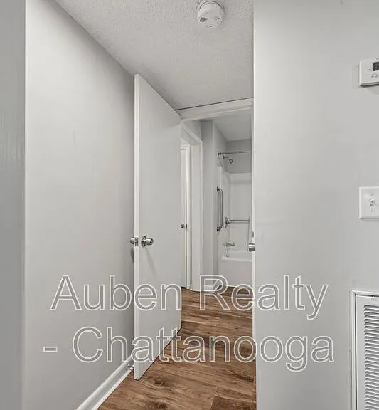 200 Eveningside Dr #4 — Photo 12