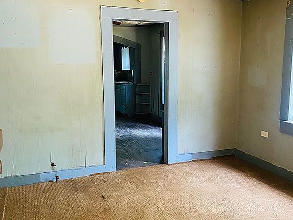 3rd image of 522 Pierce Ln