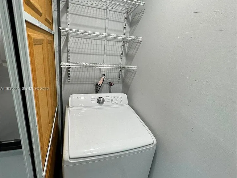 9440 SW 8th St #402 — Photo 35