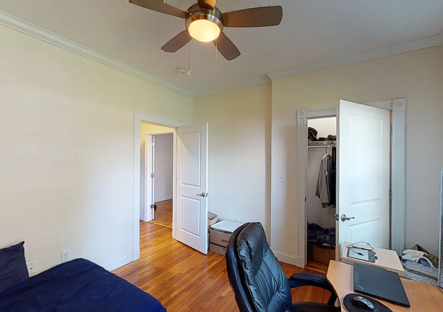 3 bed, 850 sqft, $2,995 — Photo 4