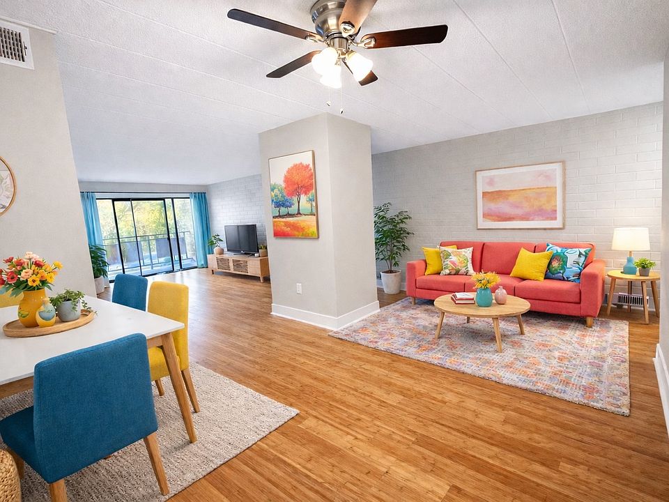 Hardwood Living Room (Staged) 1B/1B