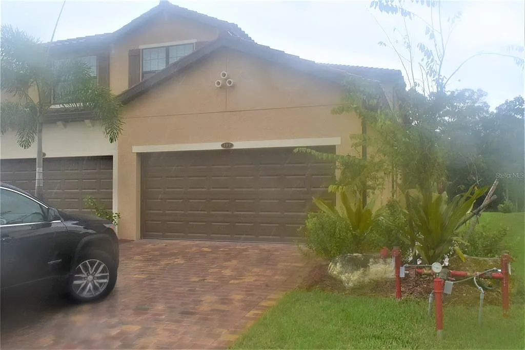 3 bed, 2.0 bath, 1741 sqft, $5,500 — Photo 1