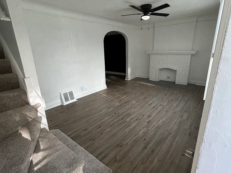 10006 Mark Twain St — Photo 19