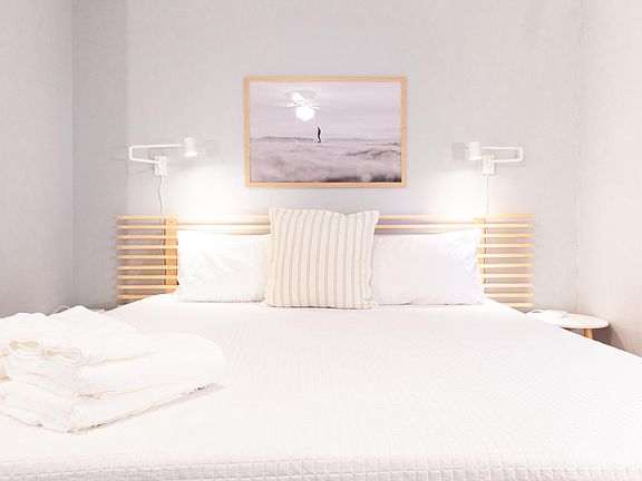 Bed linens and bath towels provided!