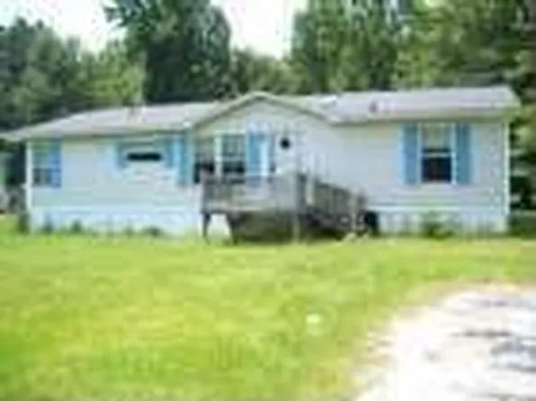 585 Lanier Ave, Rocky Point, NC 28457