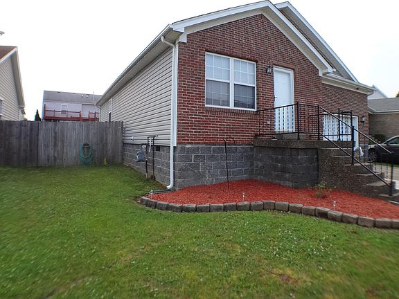 3rd image of 6915 Colrain Cir