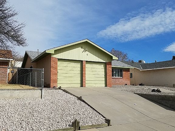 3rd image of 804 Nakomis Dr NE