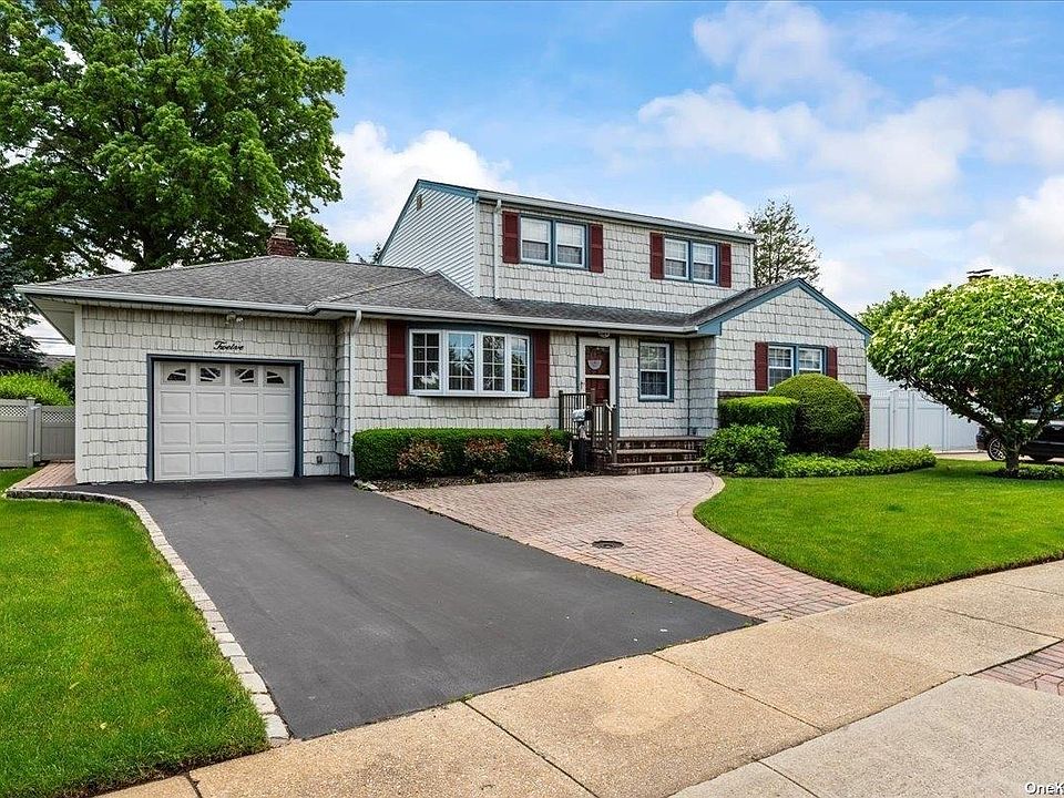 1st image of 12 Lenore Avenue